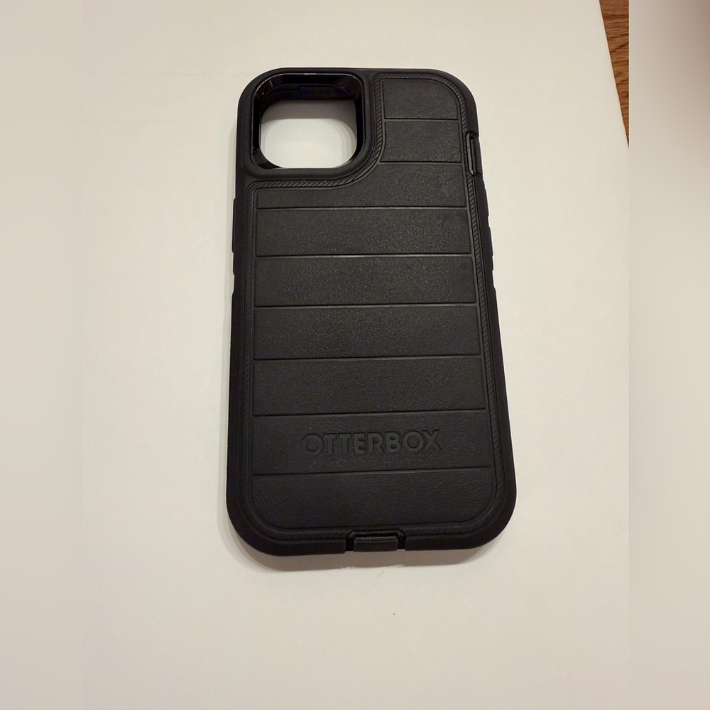 OtterBox Defender Pro case iPhone 14